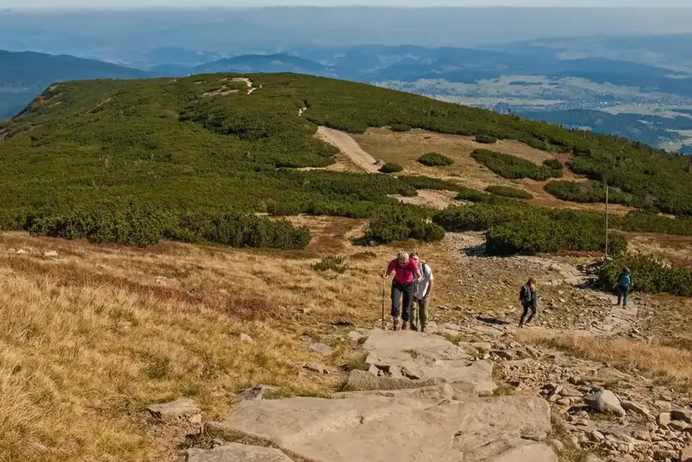Ile metrów ma Babia Góra? Odkryj jej majestatyczną wysokość!